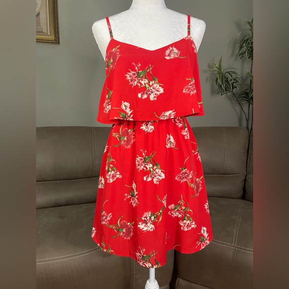 Dresses & Skirts - Oscar-St Red Floral Sleeveless Ruffle Dress Sz Small